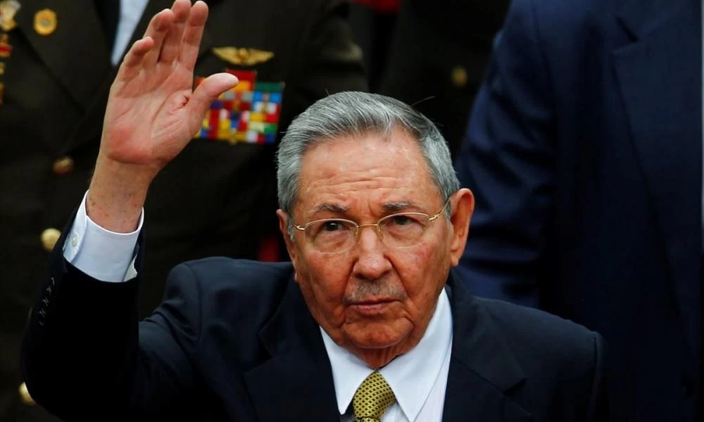 Ραούλ Κάστρο: "Παραδίδω τα ηνία της Κούβας στην νεότερη γενιά"